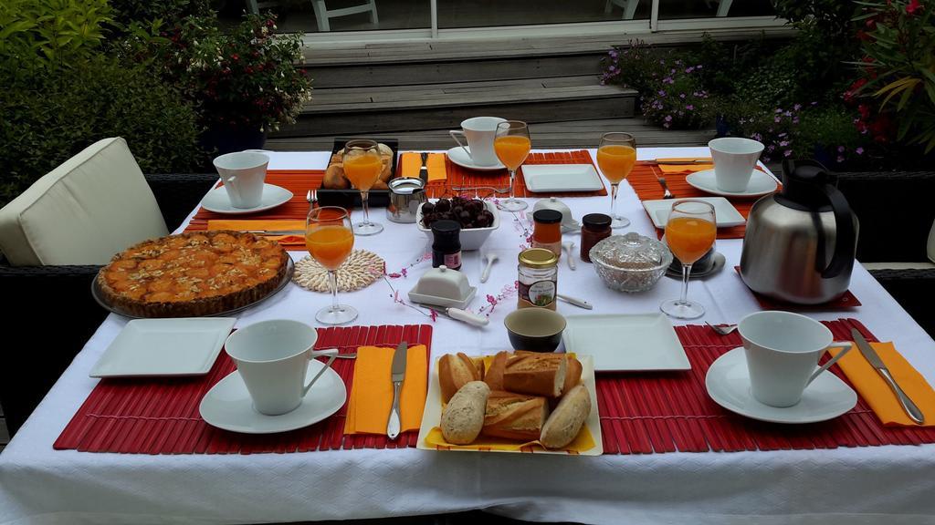 Les Deux Chenes Bed & Breakfast La Chapelle-Sur-Erdre Eksteriør bilde